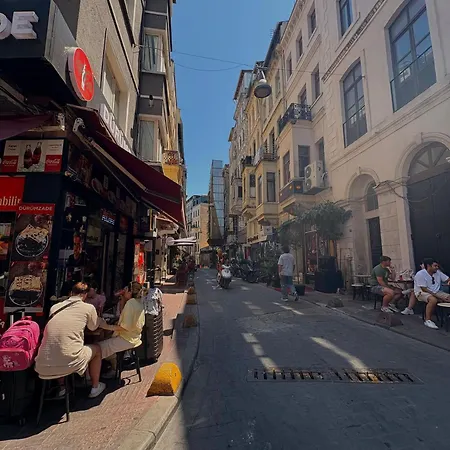 Taksim Square - Penthouse W Balcony 401 Appartamento